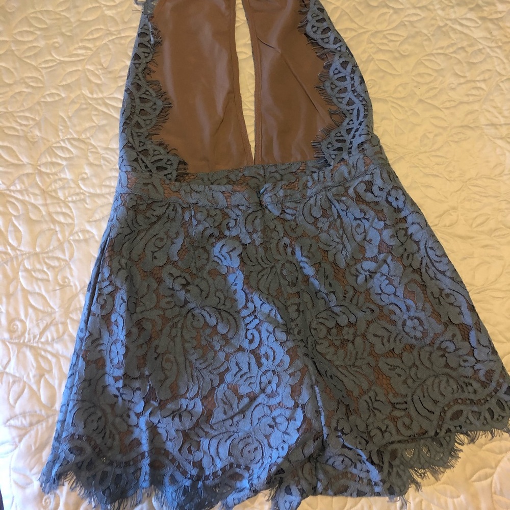 Lulu’s lace romper - Picture 2 of 4